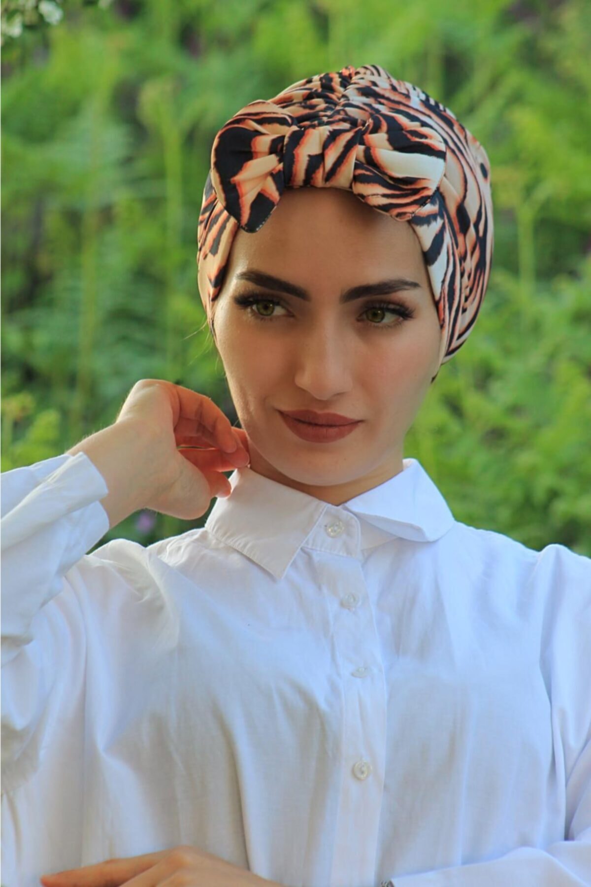 Amisos Bone Şal Hazır Tesettür Giyim Desenli Çift Taraflı Hazır Bone Else Leopar - Özel Tasarım- Yeni Model Tesettür Giyim