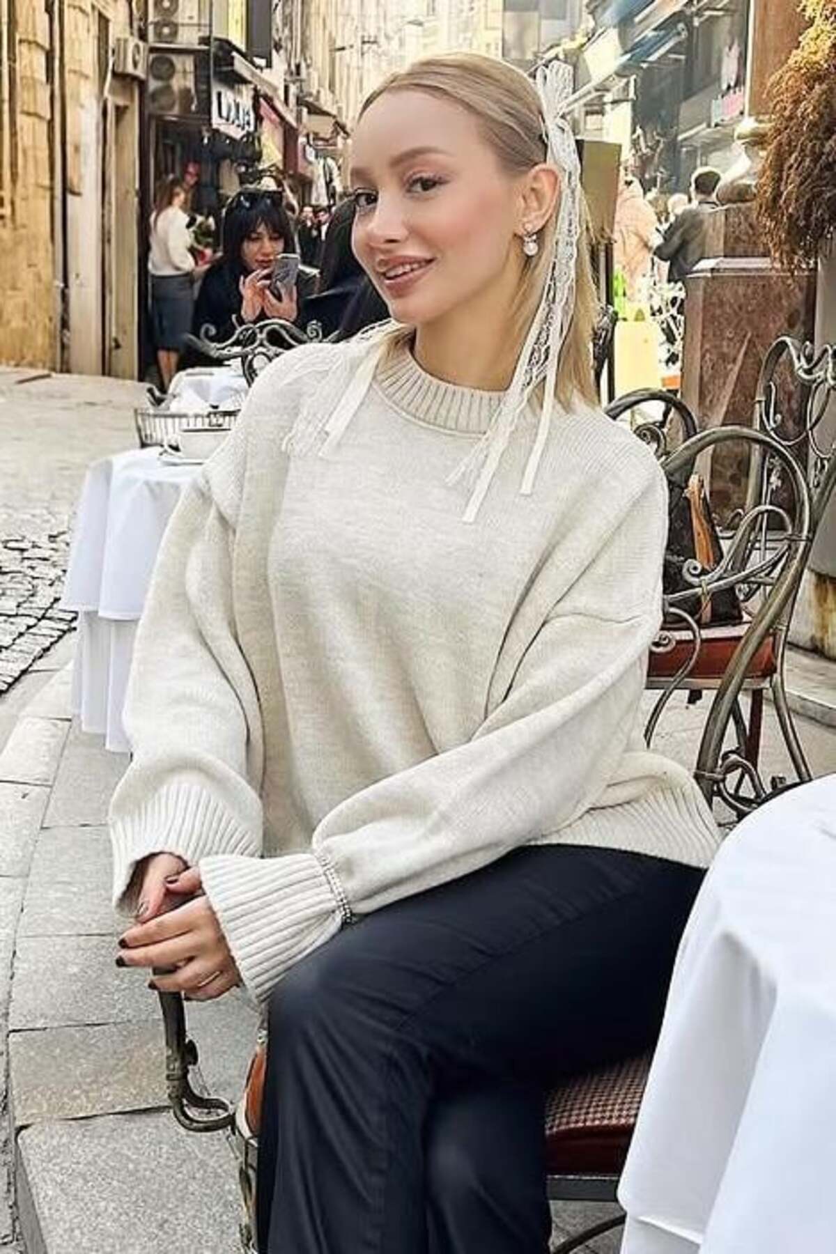 نخودی یقه گرد اورسایز Knitwear Sweater SH173