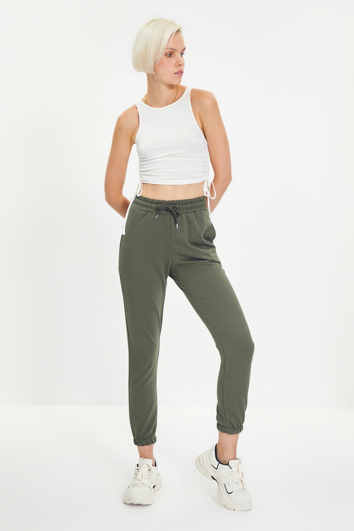 TRENDYOLMİLLA Haki Basic Jogger Örme İnce Eşofman Altı TWOAW21EA0194