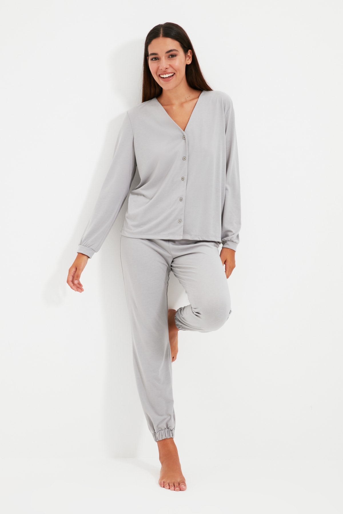 TRENDYOLMİLLA Gri Örme Pijama Takımı THMAW21PT0632