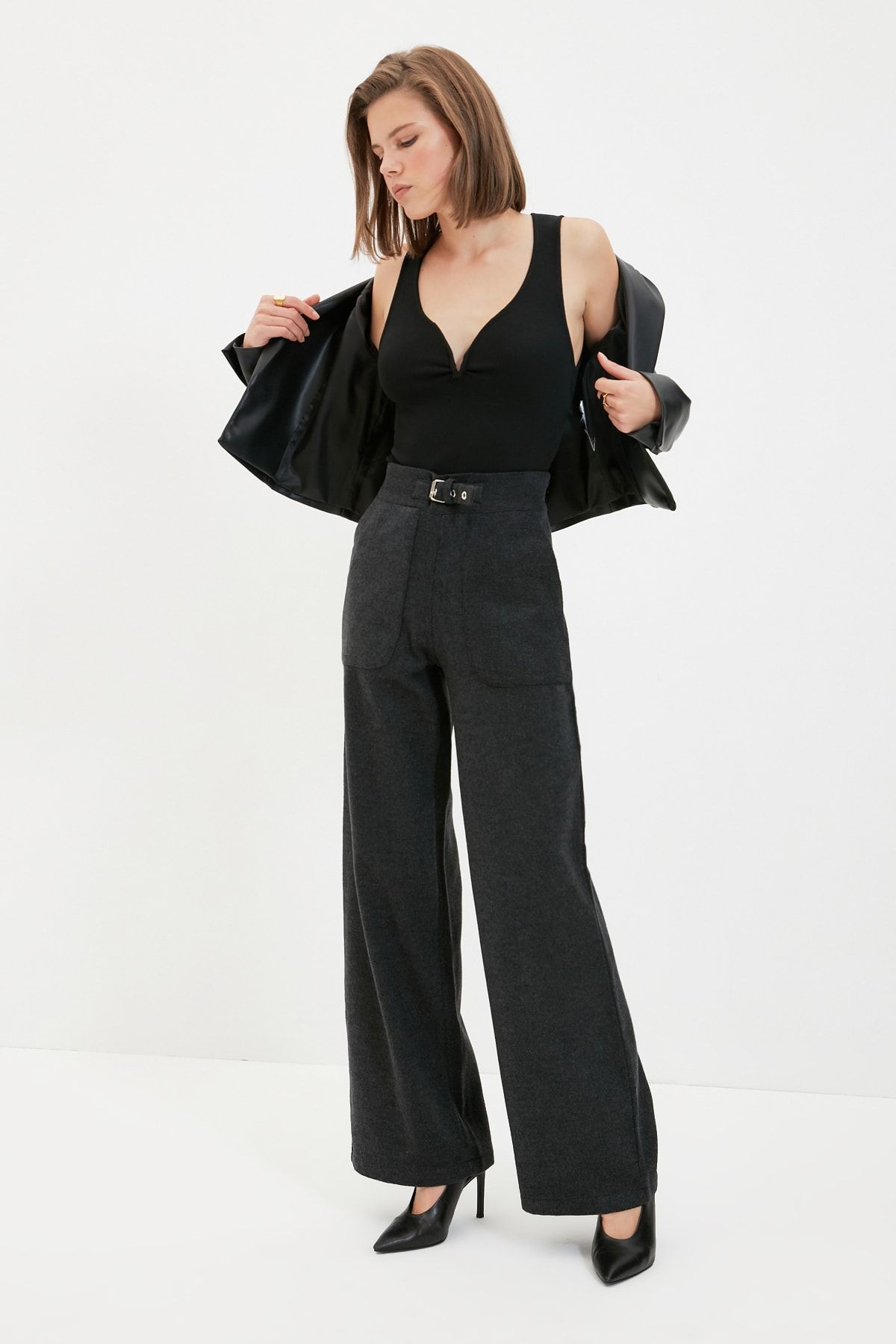 TRENDYOLMİLLA Antrasit Kemerli Pantolon TWOAW22PL0141