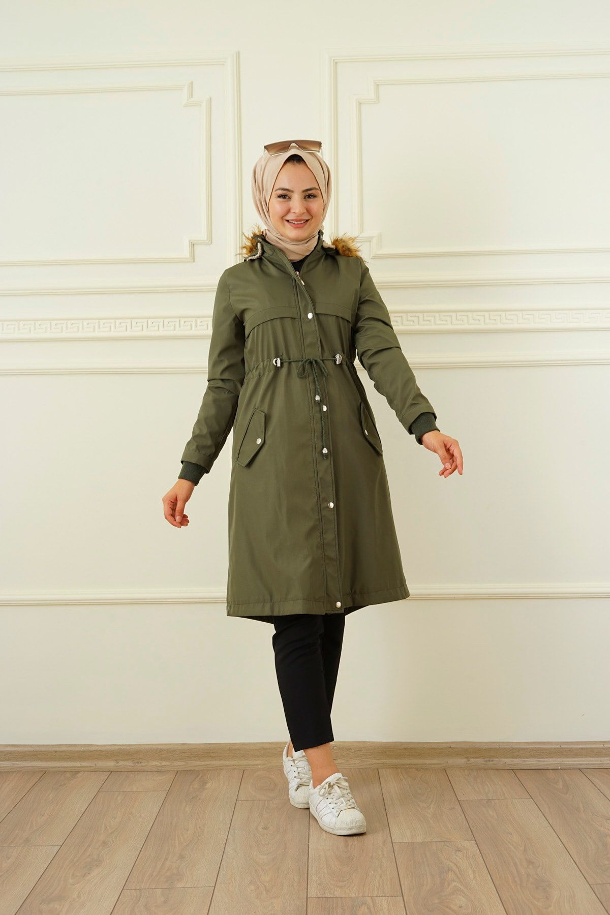 Sultan Yaprak Suya Dayanıklı Beli Ipli Kapaklı Model Kaban