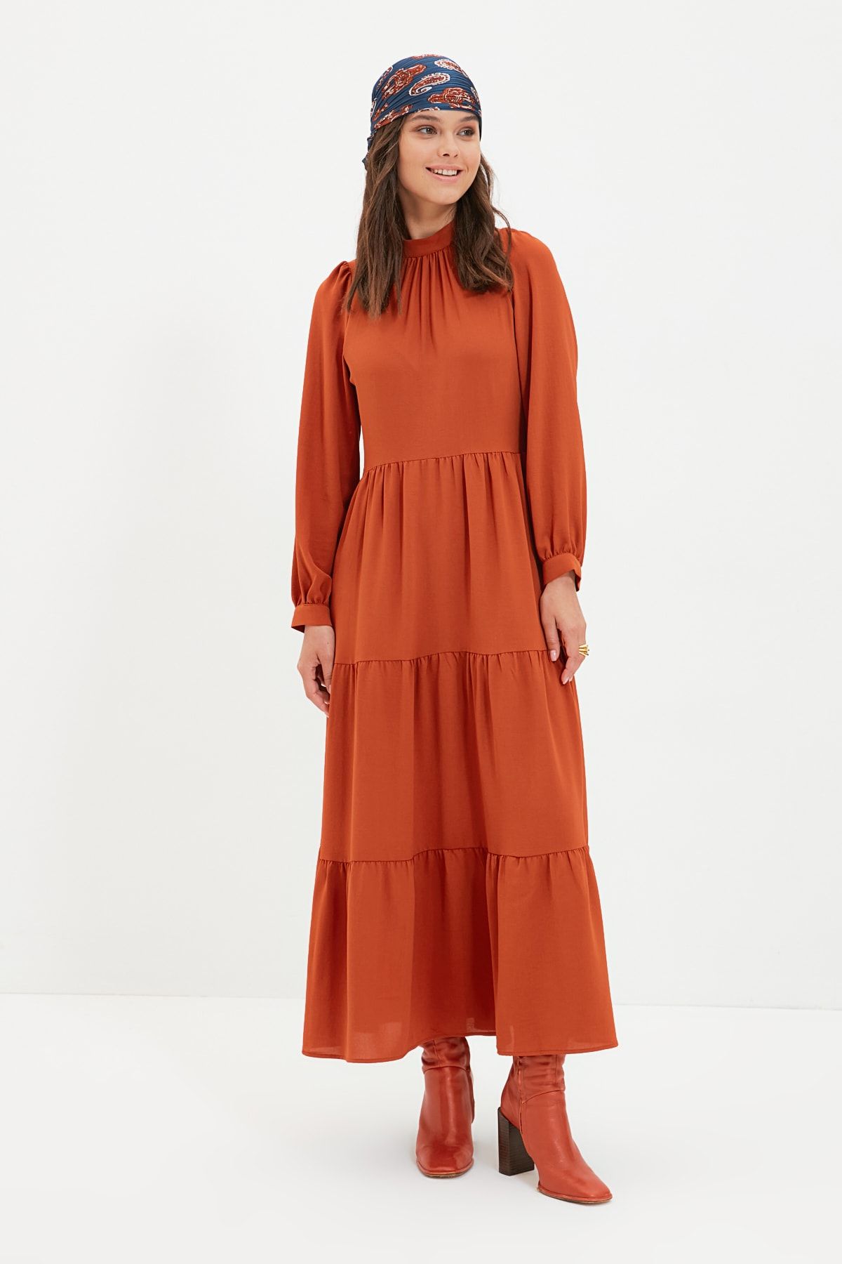 Trendyol Modest Tarçın Dik Yaka Volanlı Elbise TCTAW22EB0112