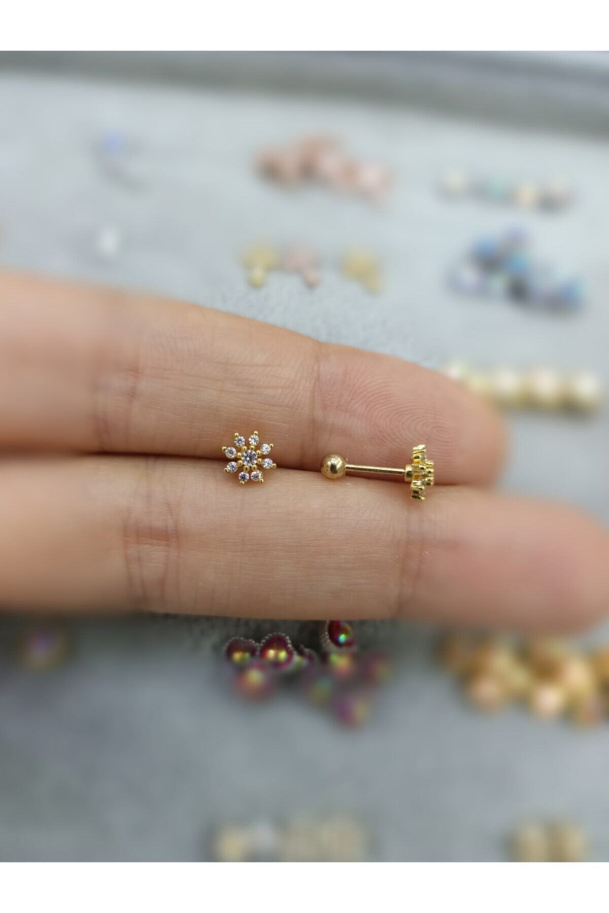 Arescollection Cerrahi Çelik Gold Çiçek Tragus Piercing