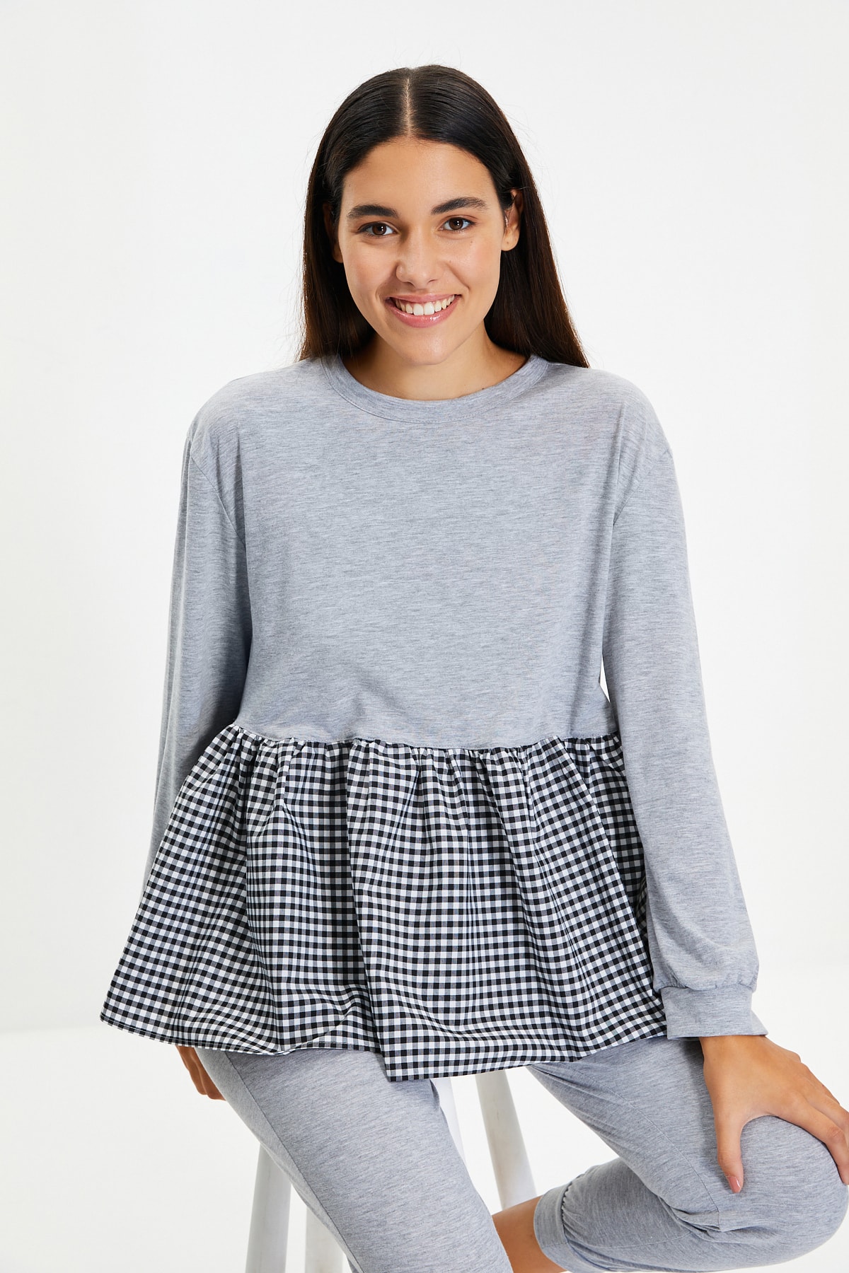 TRENDYOLMİLLA Gri Örme Pijama Takımı THMAW22PT0537