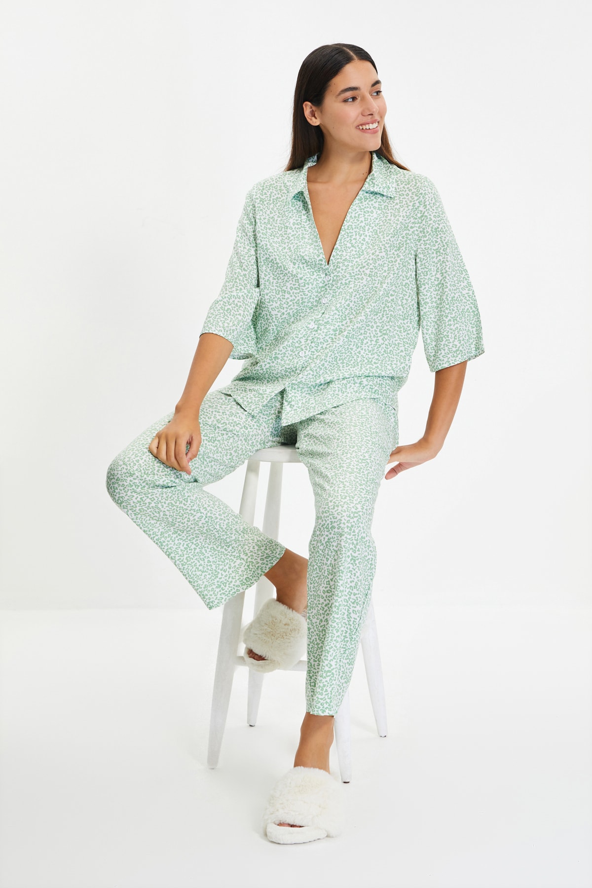 TRENDYOLMİLLA Yeşil Dokuma Pijama Takımı THMAW22PT0278