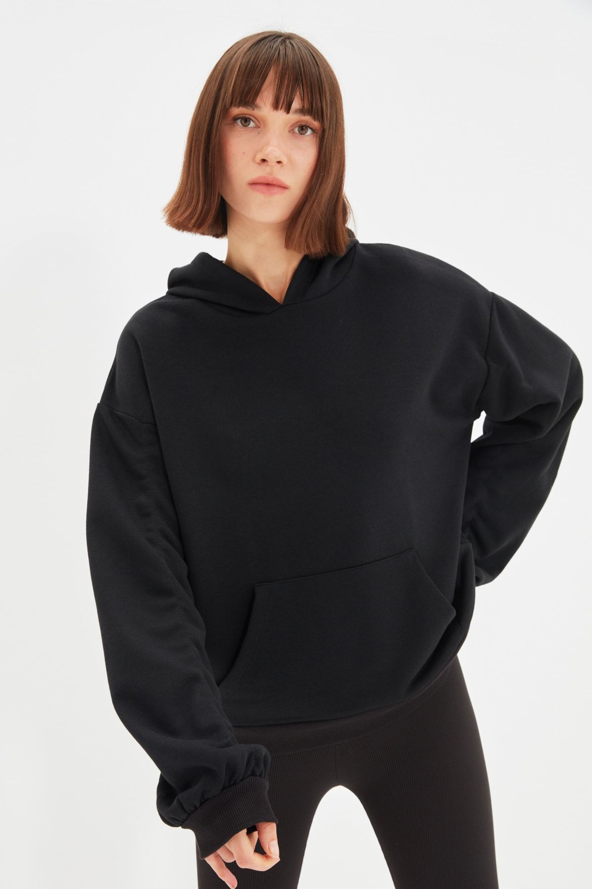 TRENDYOLMİLLA Siyah Kolları Büzgülü Basic Spor İnce Sweatshirt TWOAW22SW1242