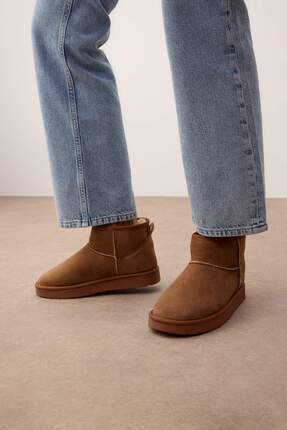 Taba İçi Kürklü Yuvarlak Burun Düz Flatform Topuklu Kadın Bot TAKAW26BO00001 Image 1