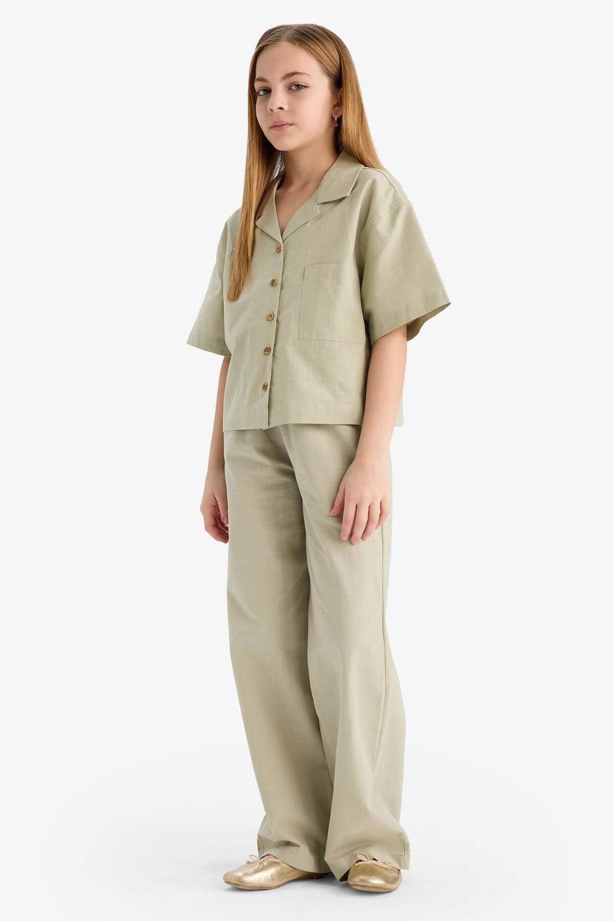 کمر دختر کمر پاهای پهن پانس