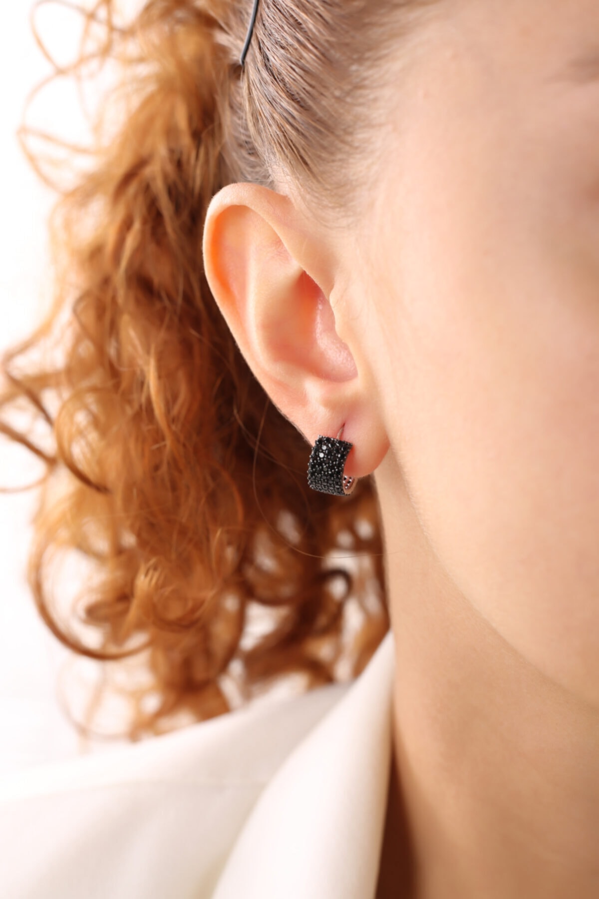 Glint Point Siyah Zirkon Taşlı Tamtur Mini Gümüş Küpe