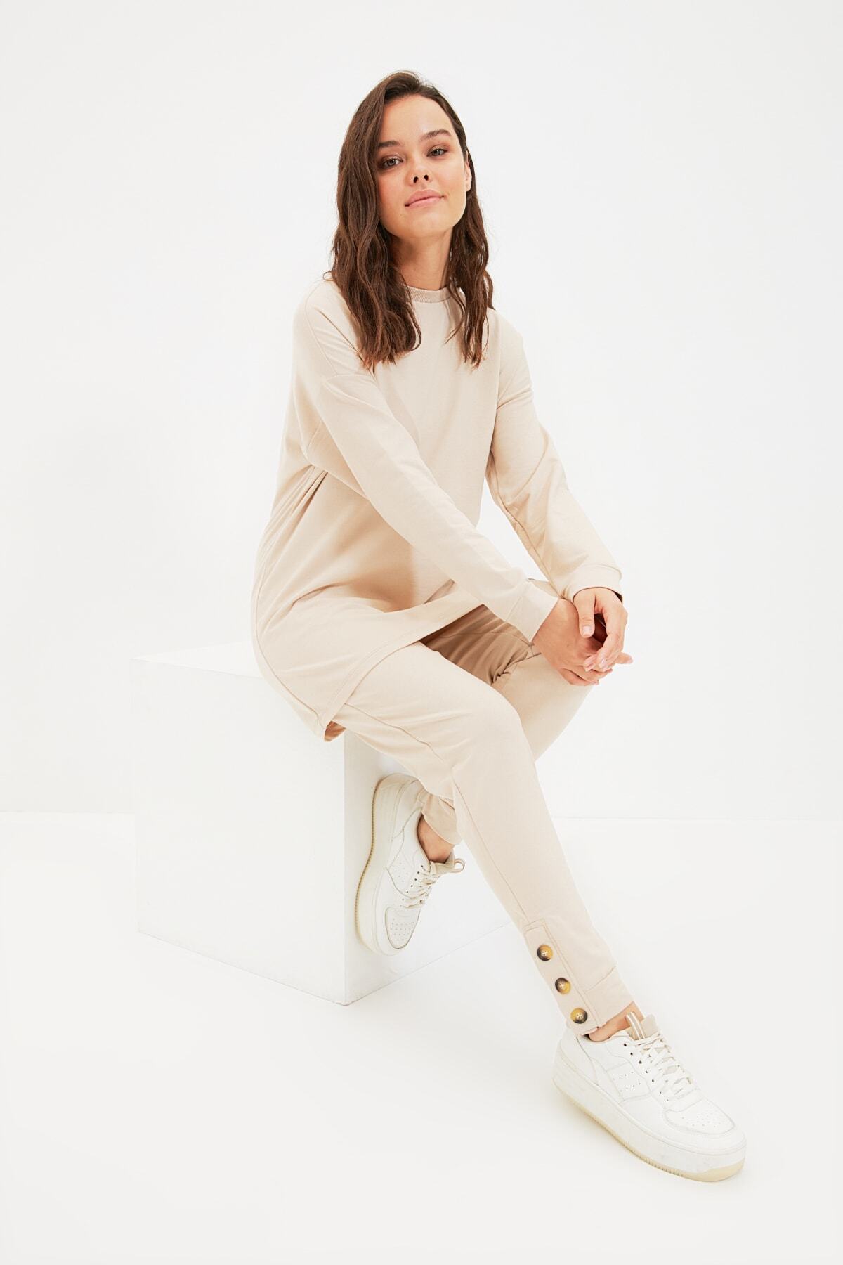 Trendyol Modest Bej Bisiklet Yaka Örme Eşofman Takımı TCTAW22EN0038