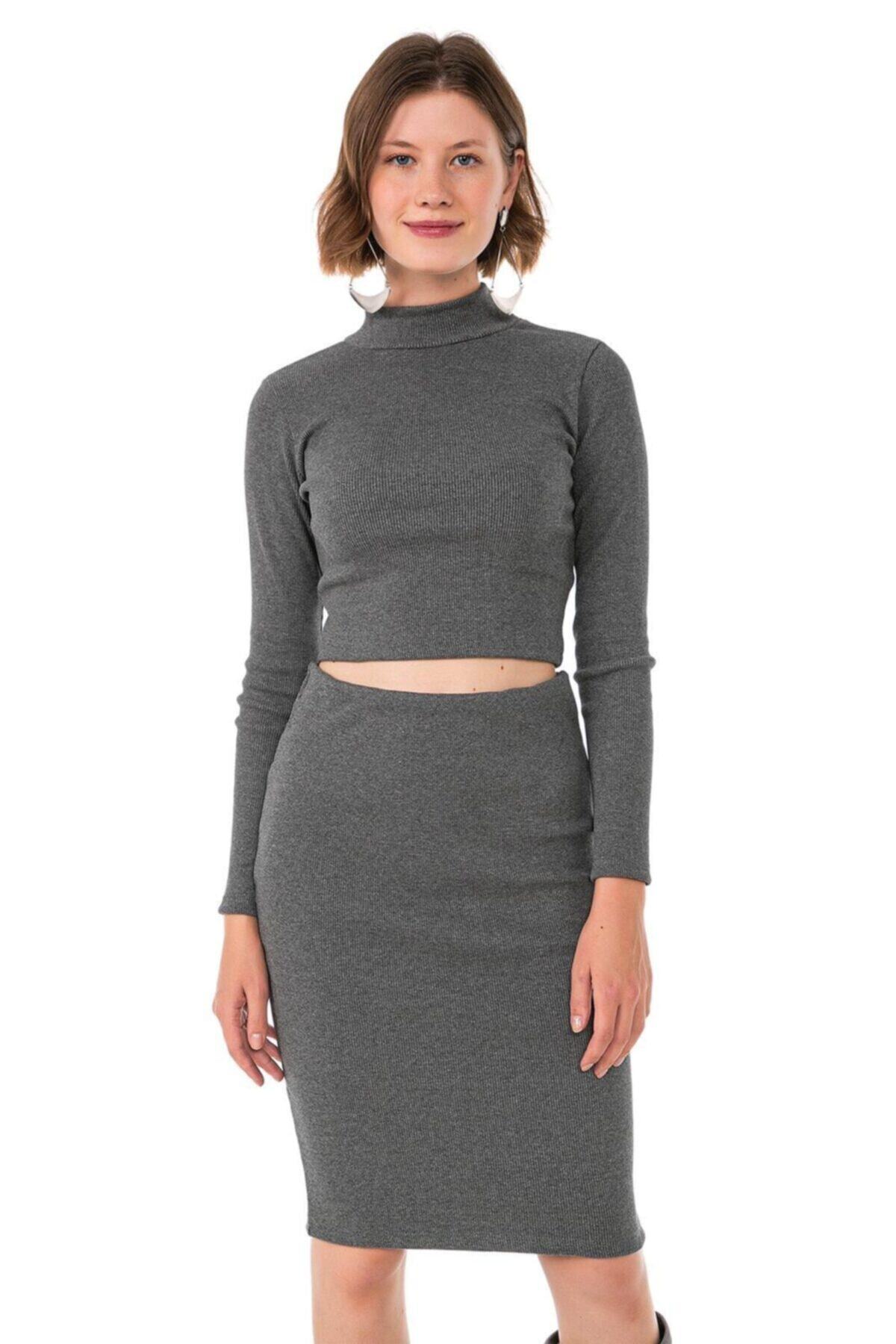 Trend ByB Misis Moda Dik Yaka Kalem Etek Takım