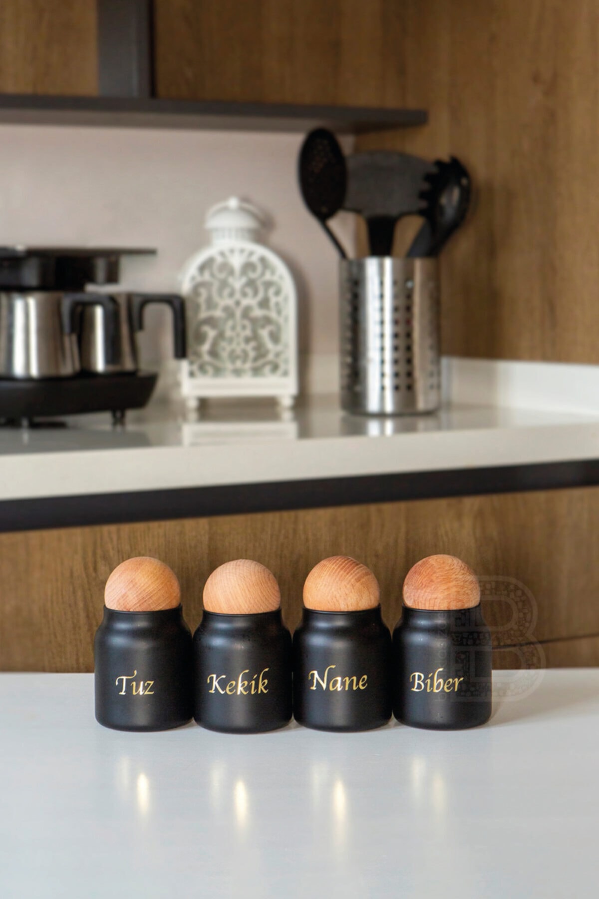 kitchen trend Ahşap Toplu Siyah Cam Kavanoz Baharat Takımı
