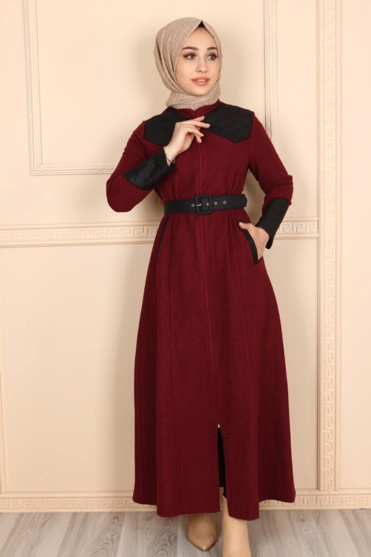 eymina Deri Detaylı Kemerli Tesettür Pardesü