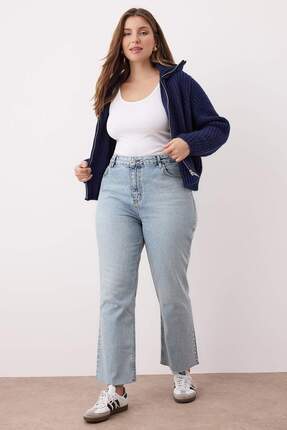 Açık Mavi Paçası Kesikli Yüksek Bel Straight Fit Büyük Beden Jeans TBBAW26CJ00039 Image 0