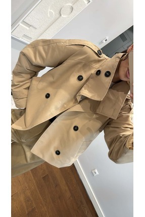 DİK YAKA KUŞAKLI KISA TRENÇKOT Image 1