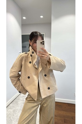 DİK YAKA KUŞAKLI KISA TRENÇKOT Image 4