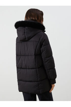 Siyah Kürklü Kapüşonlu Kadın Şişme Mont Image 5