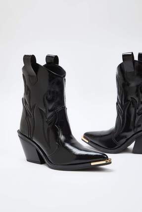 Siyah Metal Aksesuar Detaylı Kadın Premium Kovboy Bot TAKAW26BO00090 Image 1