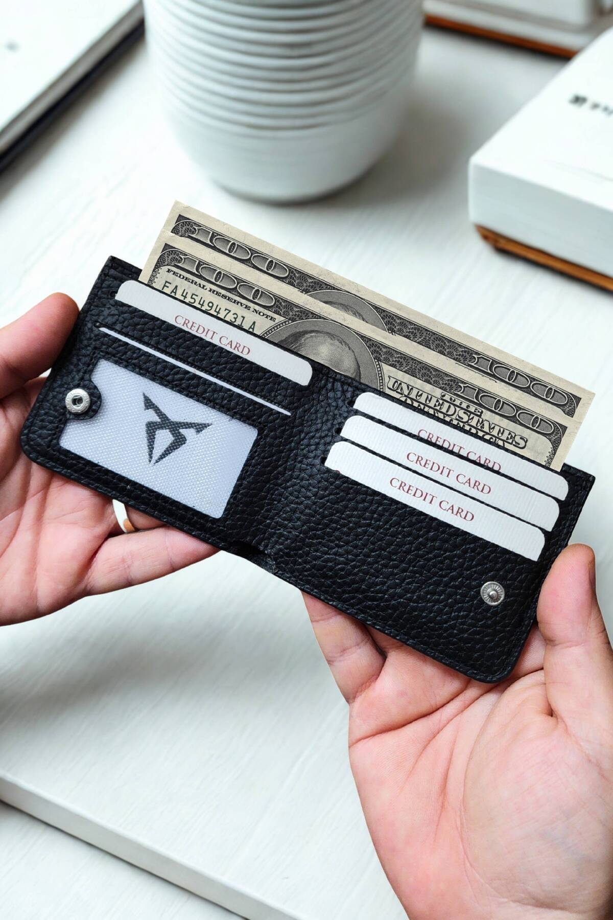 نام چاپ شده کیف پول چرم وگان سوپر اسلیم مدل 5 کارت ظرفیت بسته بندی مخفی مشکی