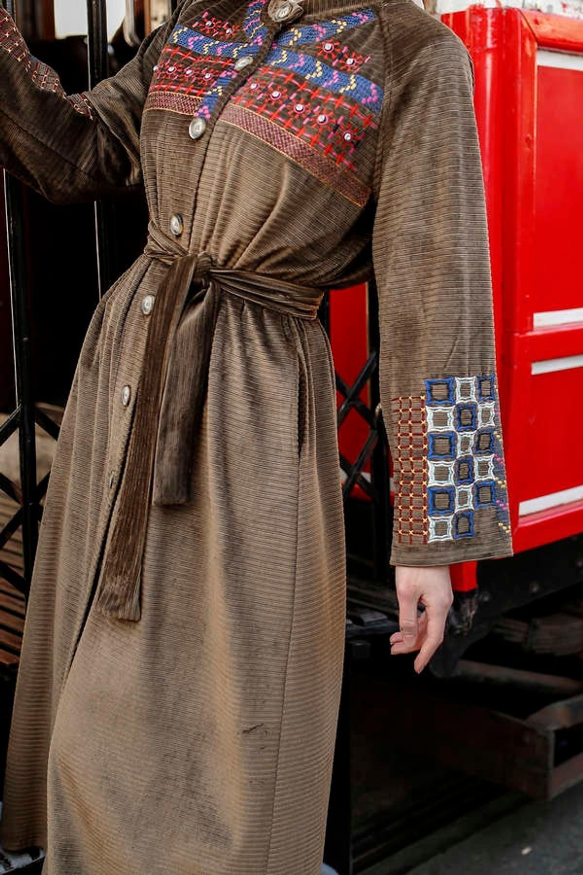 ESRA KEKÜLLÜOĞLU Etnik Nakışlı Kimono - Haki