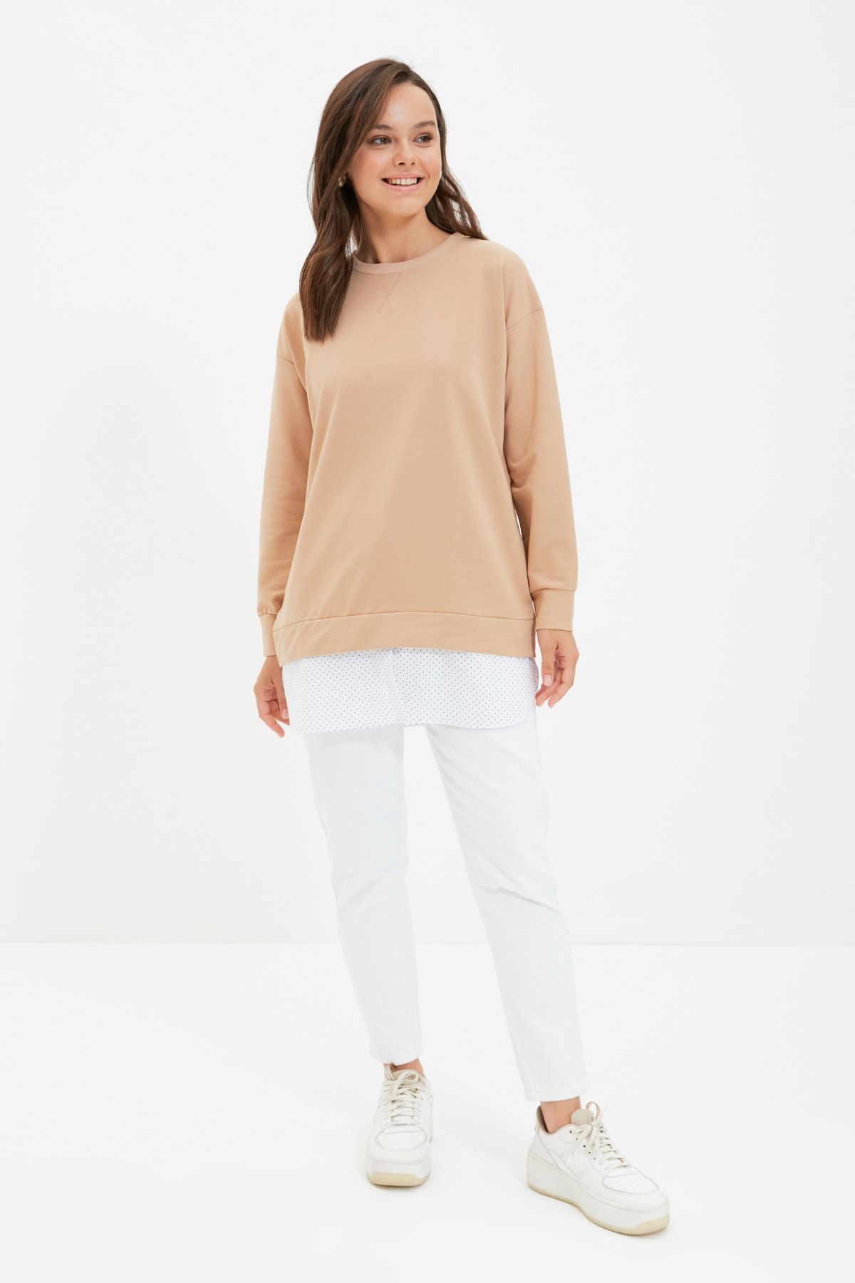 Trendyol Modest Camel Bisiklet Yaka Alttan T-Shirt Çıkma Detaylı  Tunik TCTAW22UK0050