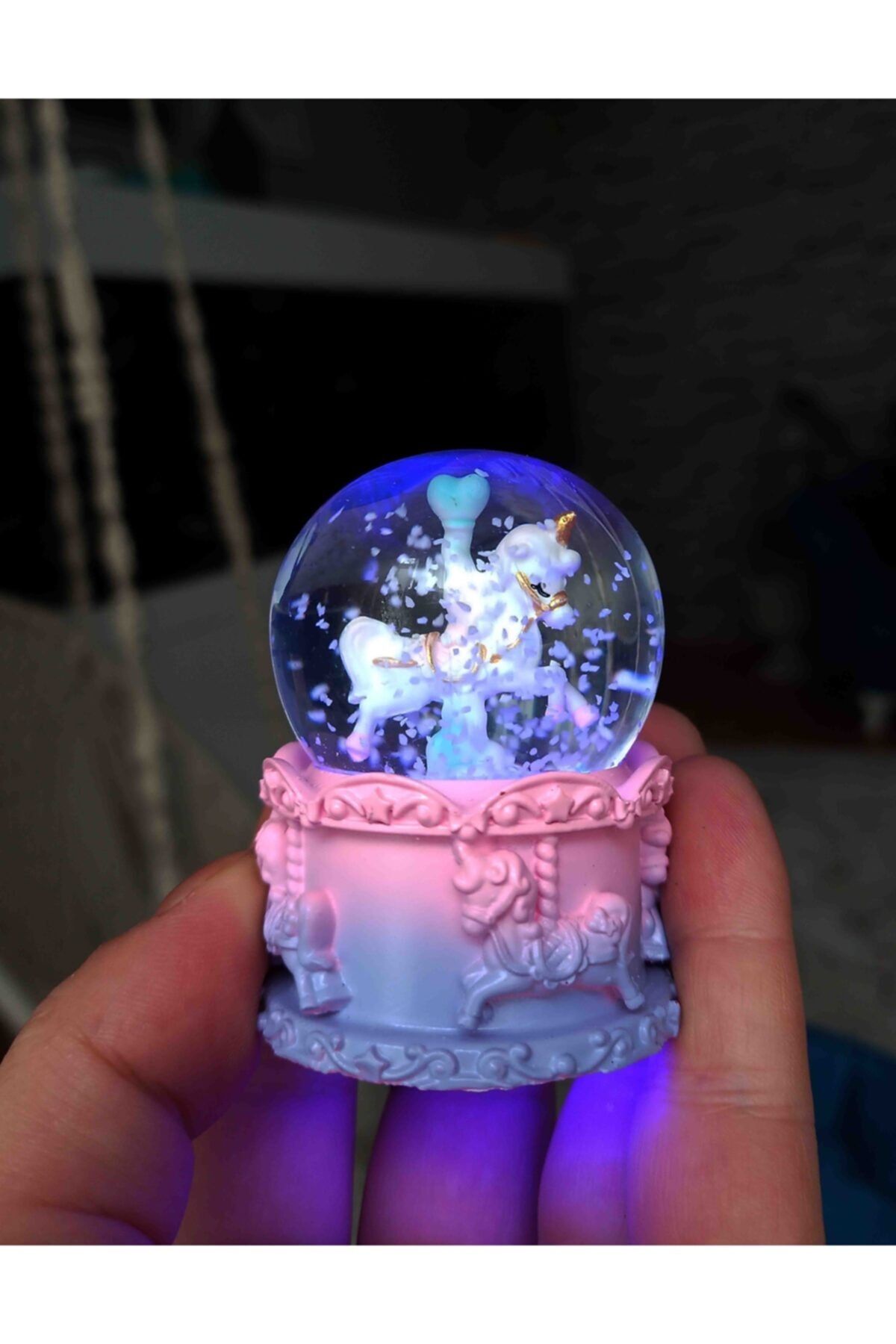 ŞifaiNur 3d Unicorn Atlı Karınca Mini Kar Küresi Işıklı Otomatik Renk Değiştiren Gece Lambası
