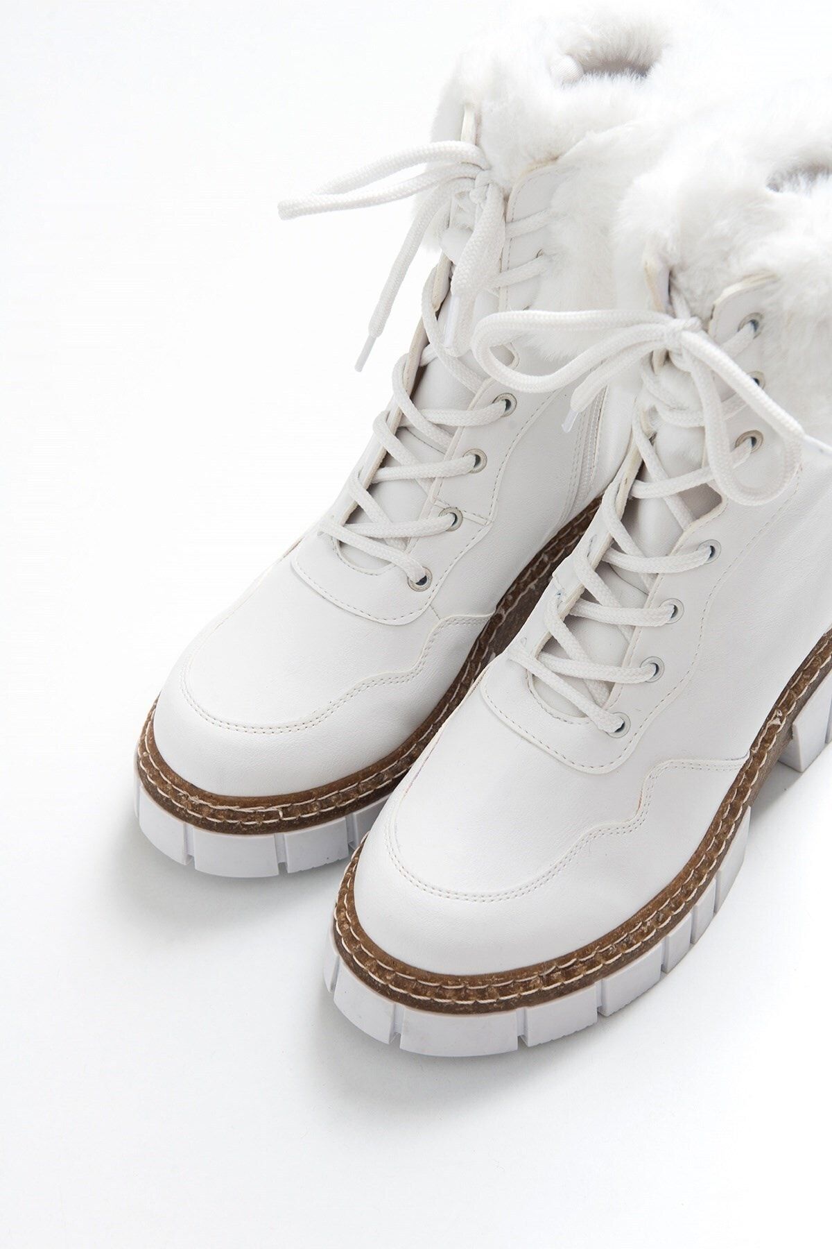 LuviShoes Faıth Beyaz Cilt Kadın Bot