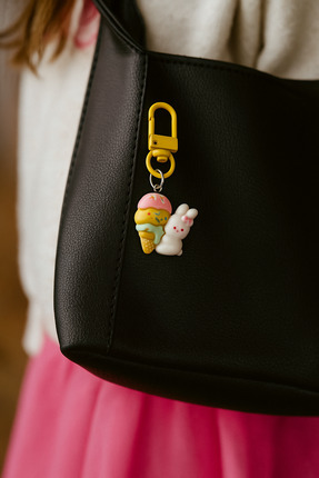 3 Adet Kawaii Sevimli Anahtarlık ve Fermuar Süsü – Renkli Mini Figür Charm (Rastgele Gönderim) Image 3