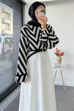 Zikzak Desenli Kısa Triko Kazak – Siyah Image 6