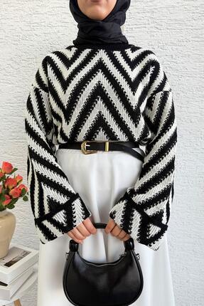 Zikzak Desenli Kısa Triko Kazak – Siyah Image 1