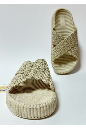 HASIR GÖRÜNÜMLÜ KALIN TABAN FULL KAYDIRMAZ PLASTİK KADIN ISLAK ZEMİN EV VE SOKAK TERLİĞİ Image 2