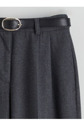 Beli Kemerli Loose Fit Kadın Pileli Pantolon Image 1