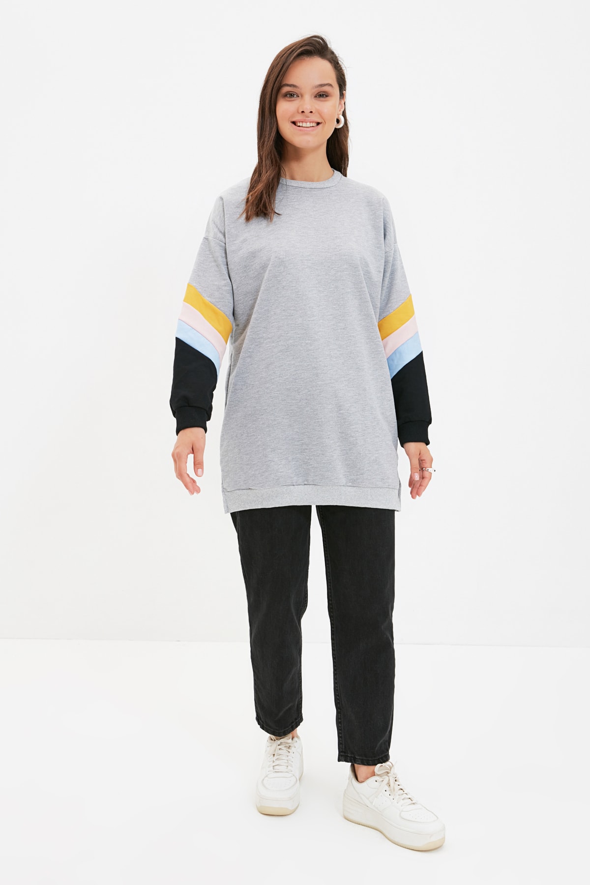 Trendyol Modest Gri Bisiklet Yaka Renk Bloklu Örme Sweatshirt TCTAW22TW0203