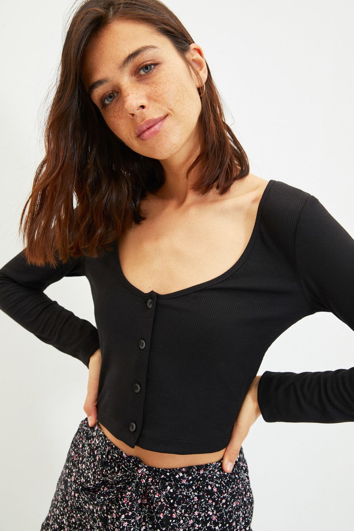 TRENDYOLMİLLA Siyah Örme Hırka TWOAW22HI0758