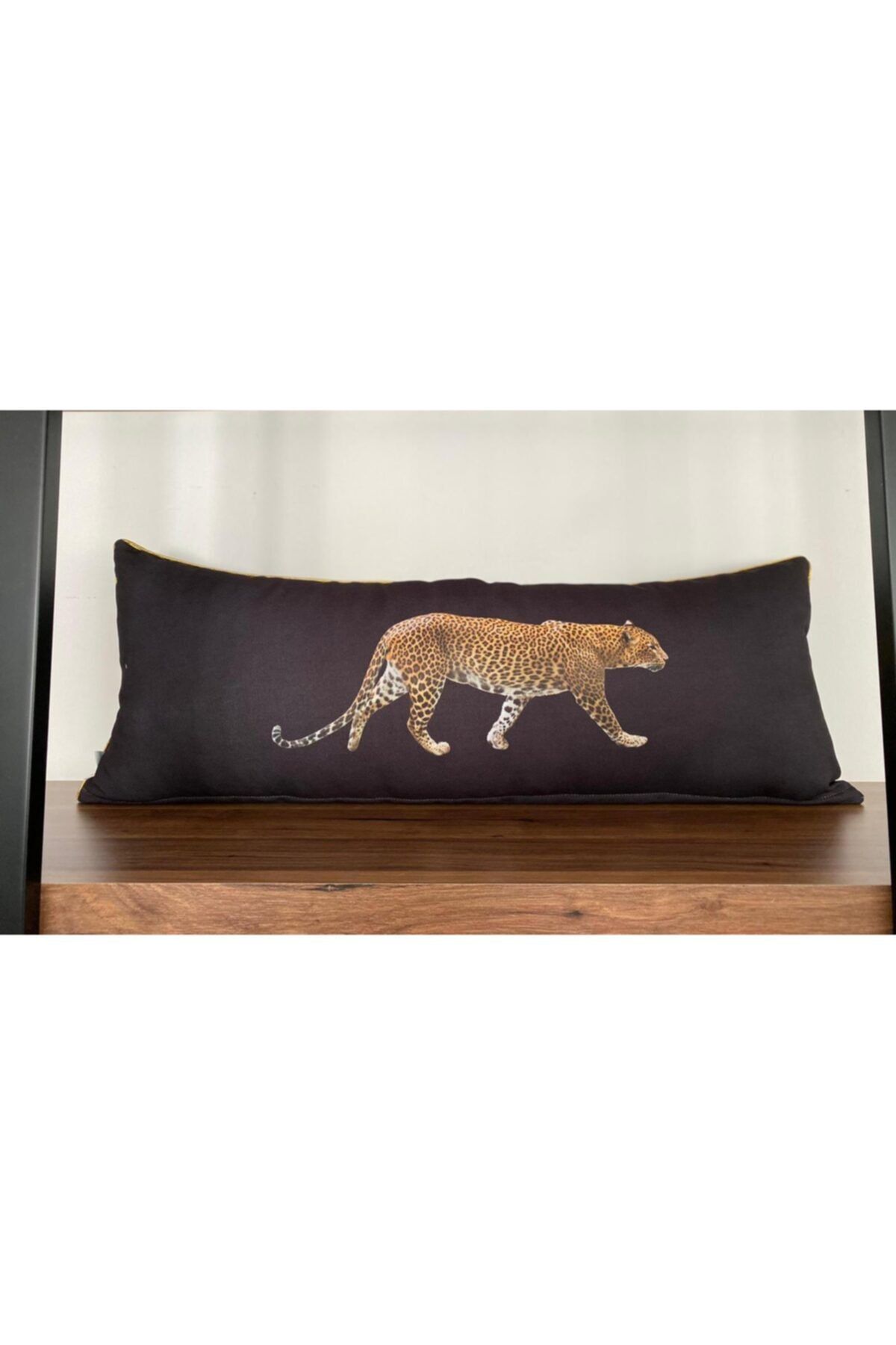 KIRLENTİM E812-3080 Kenarları Biyeli Çift Tarafı Leopar Desenli Kırlent Kılıfı