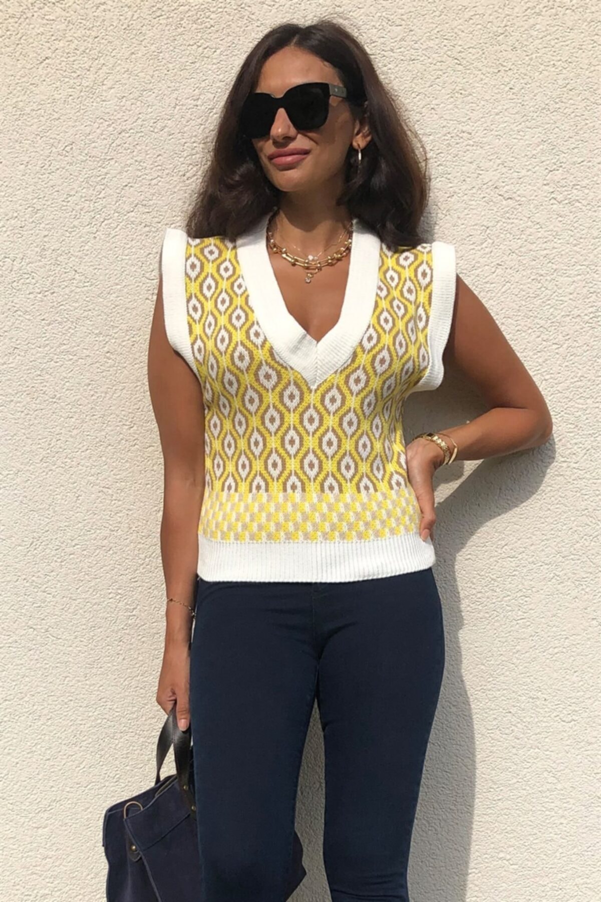 4Sisters Fashion Sarı Beyaz Etnik Desenli V Yaka Triko Süveter