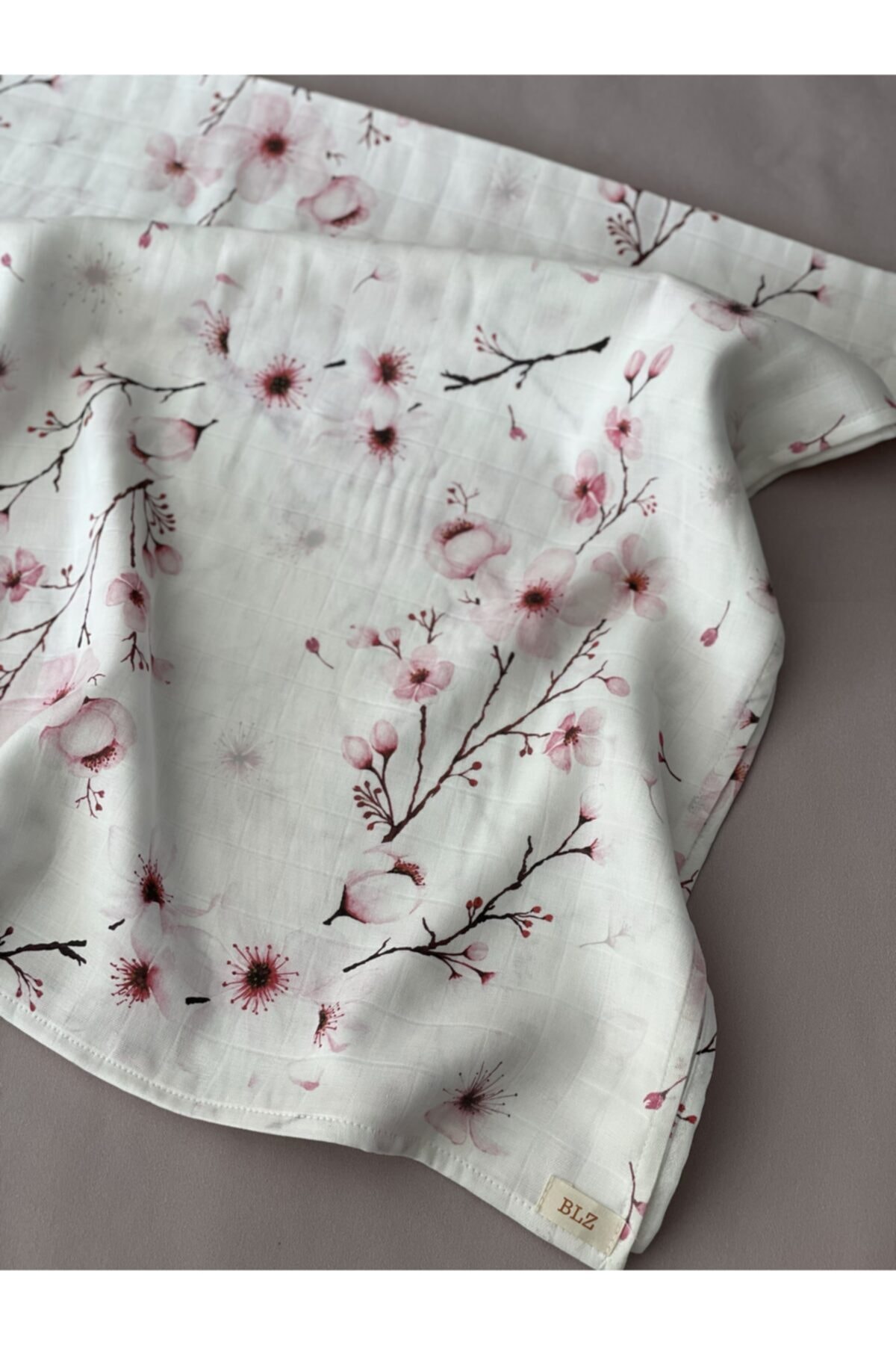 BLZ Kiraz Çiçeği Müslin Örtü 120x120 cm  Müslin Bez Çok Amaçlı Müslin Kundak Örtü