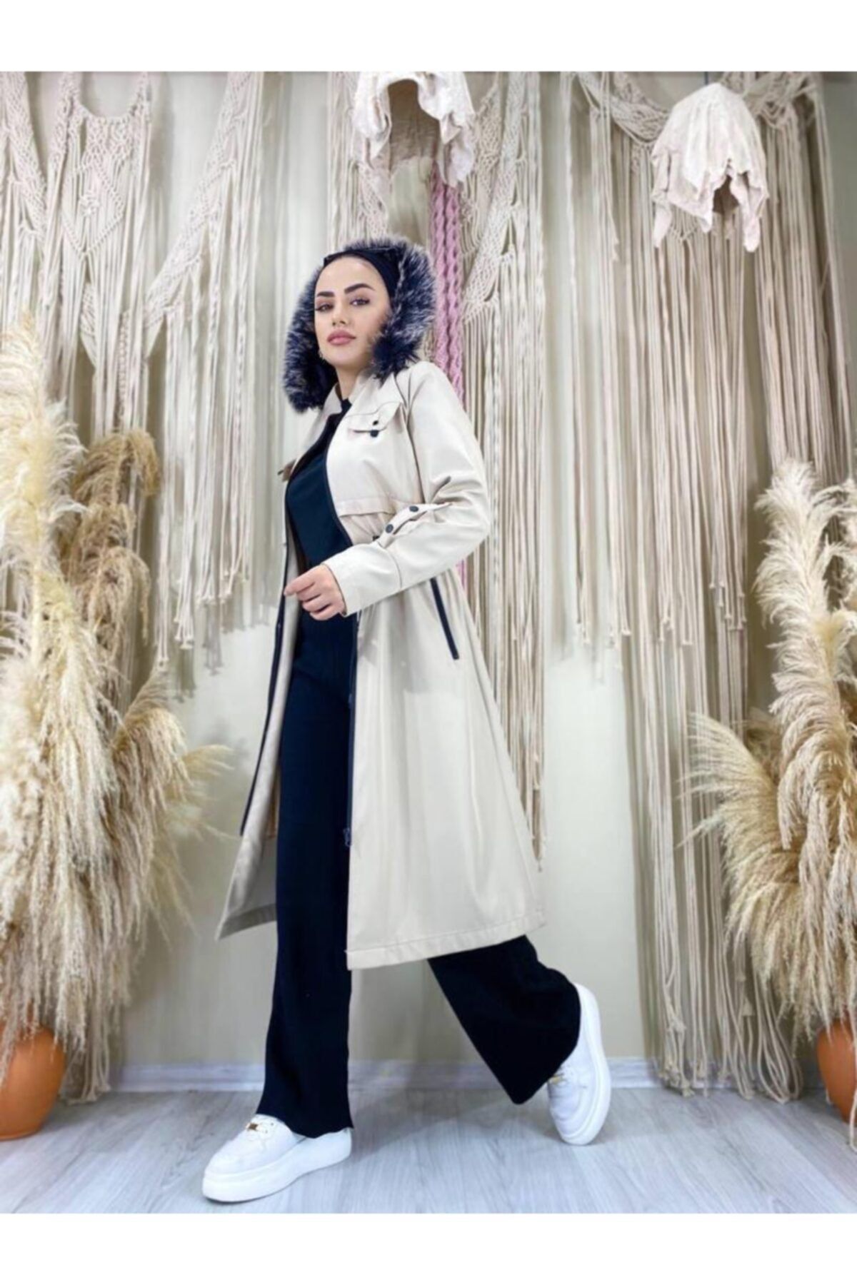 esmaboutique Kadın Fermuarlı Kapüşonlu Içi Kürklü Kaban
