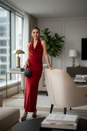 Kırmızı Kadife Sırt Dekolteli Davet Elbisesi Image 4