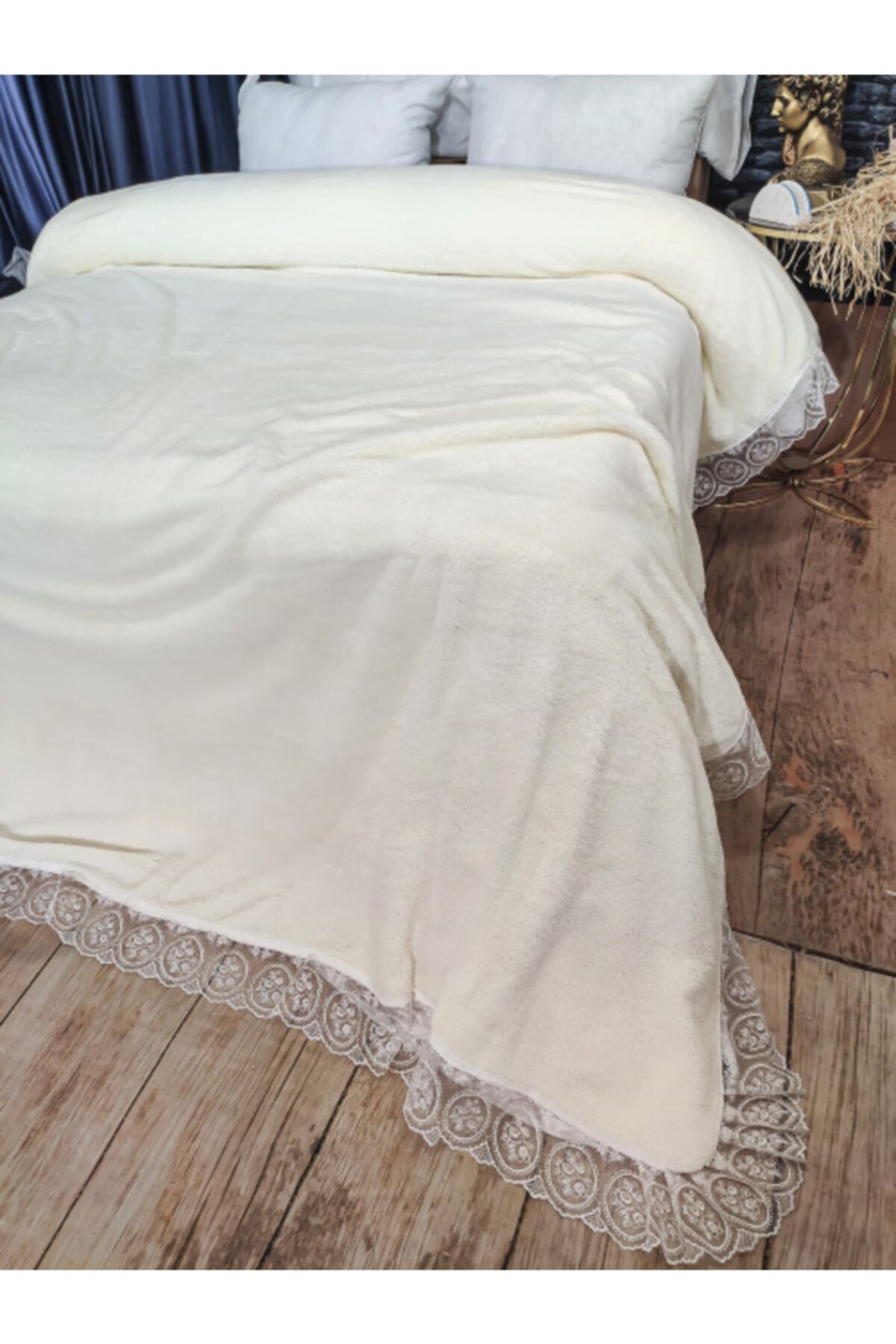 Çt Çeyizci Tekstil Peluş Battaniye Dantelli Çift Kişilik Krem