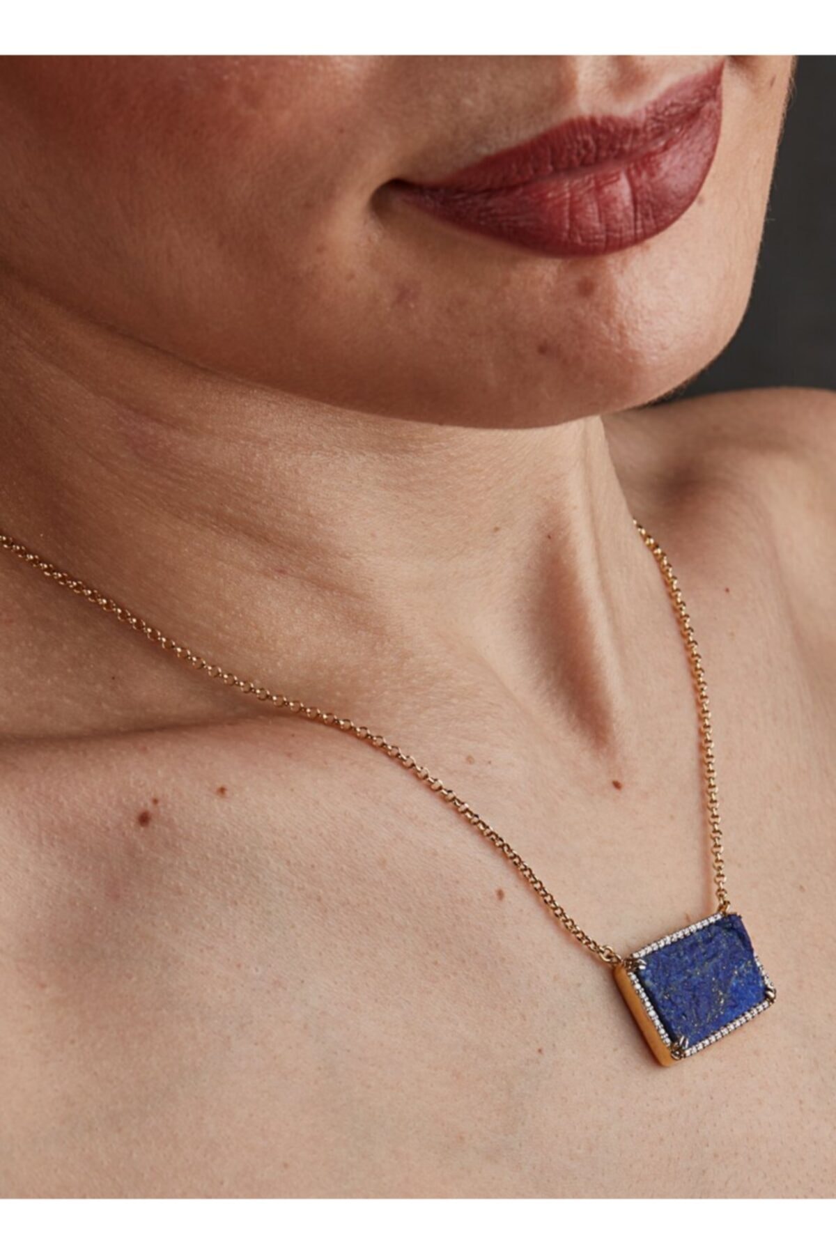 Artium Taşlı 0.34 Karat Pırlanta Kolye