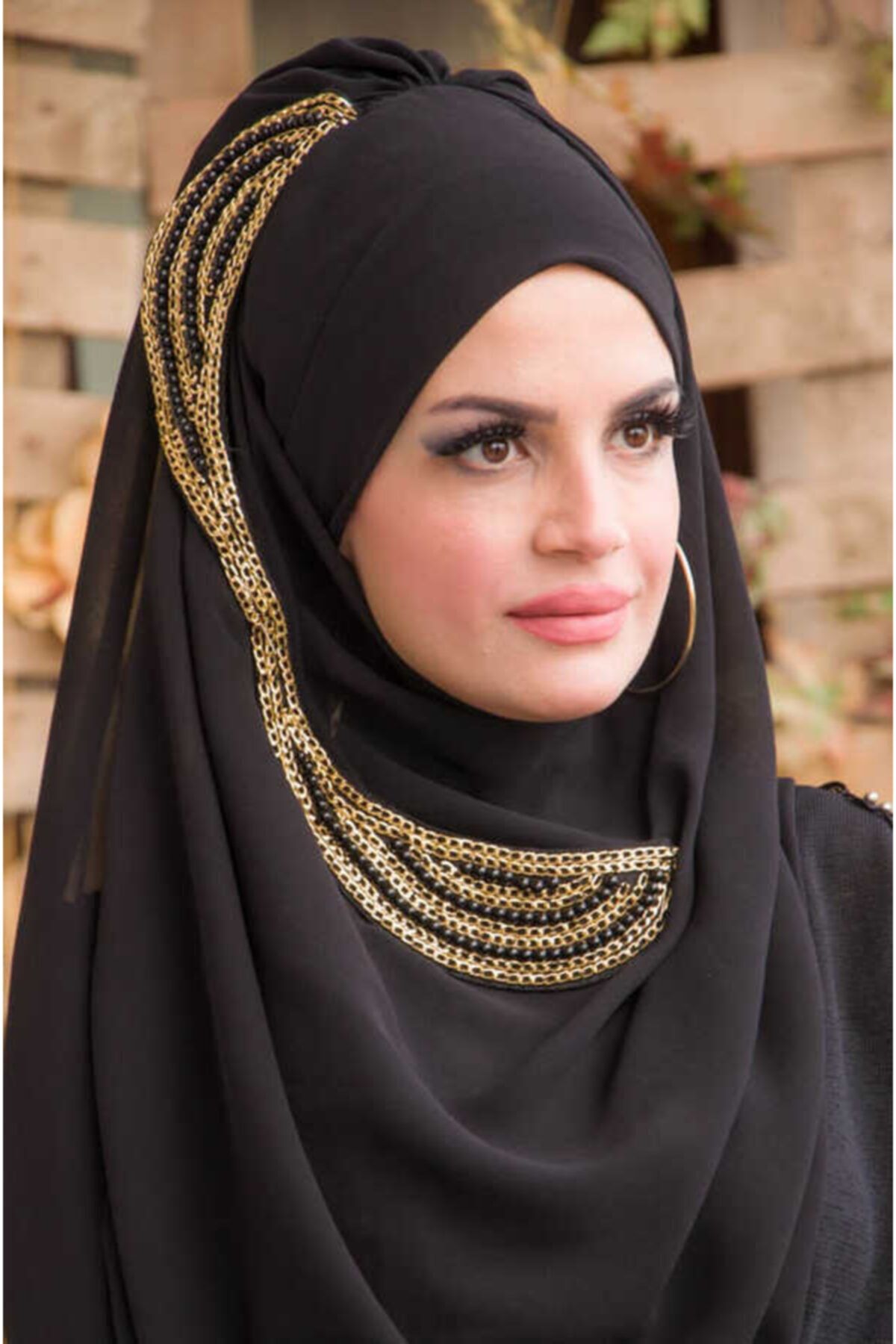 Aişe tesettür Siyah Gold Aksesuarlı Hazır Şal