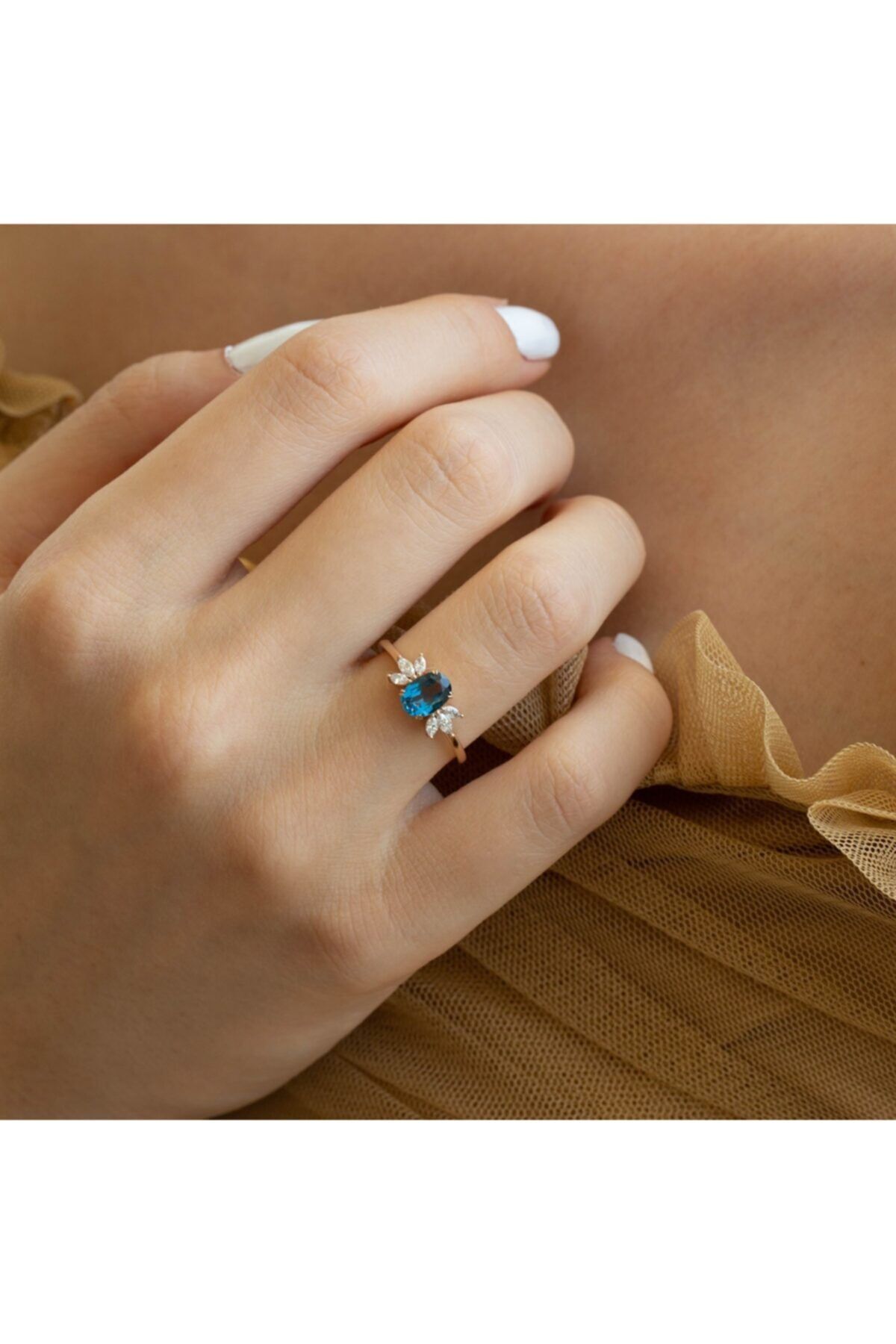 Safir Kuyumculuk Blue Topaz Tasarım Pırlanta Yüzük