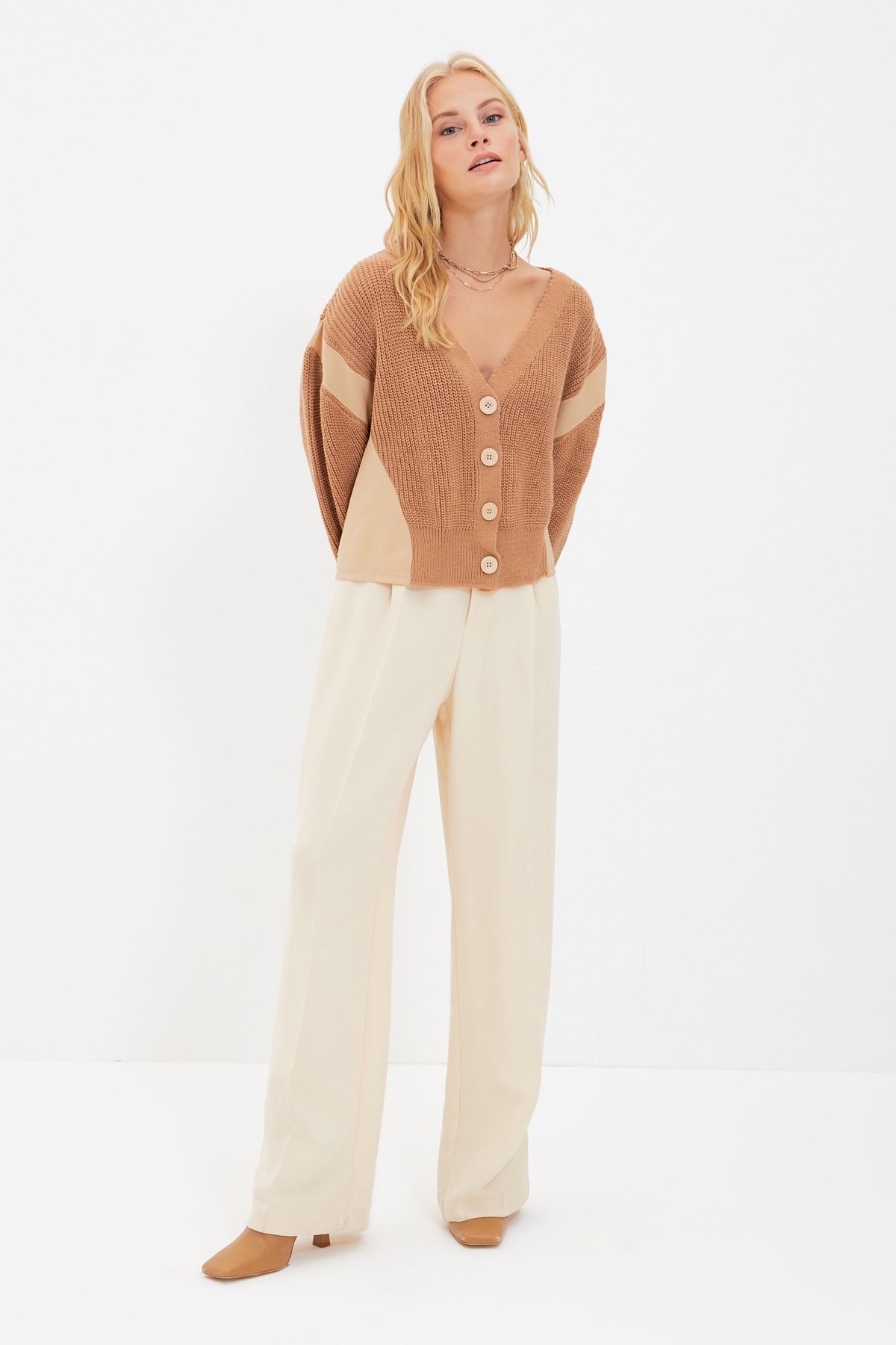 TRENDYOLMİLLA Camel Garni Detaylı Triko Hırka TWOAW22HI0446
