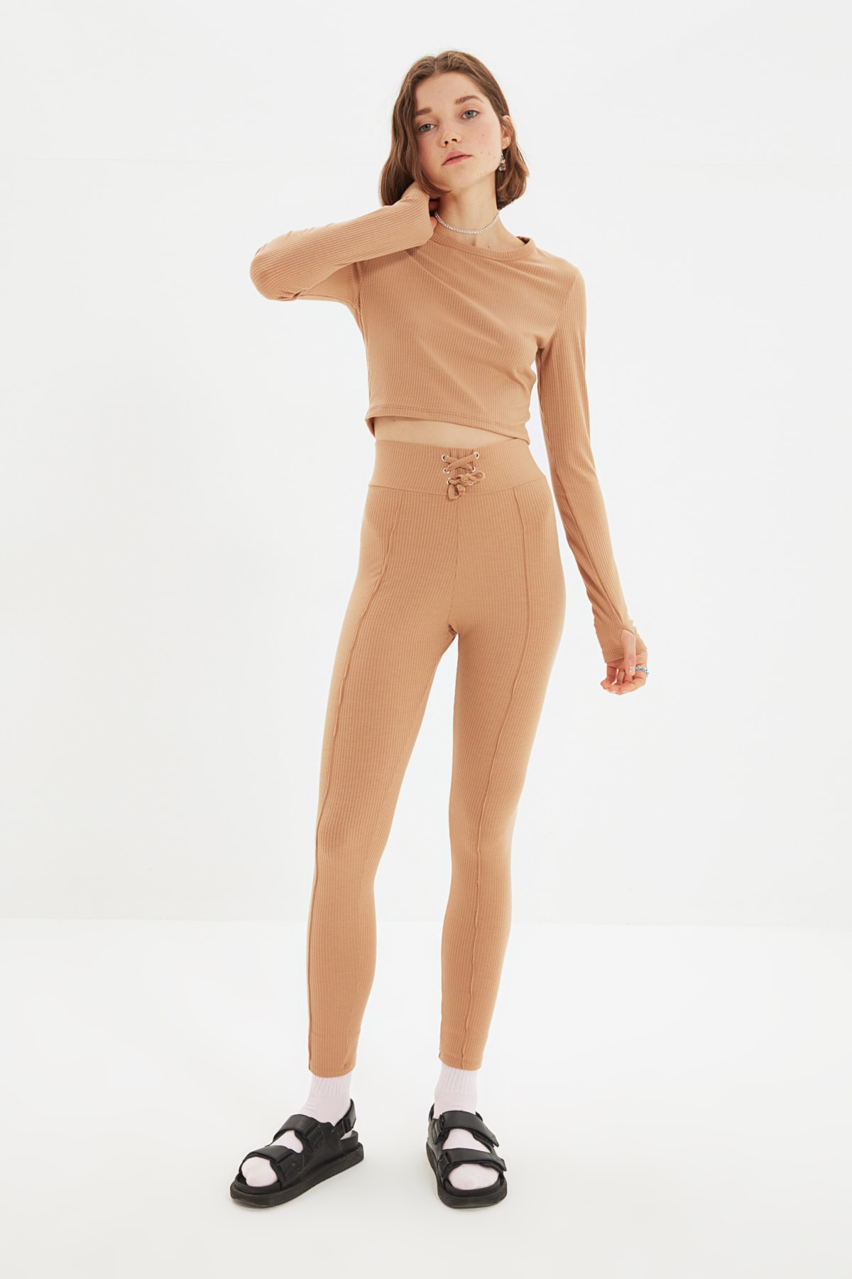 TRENDYOLMİLLA Camel Fitilli Bağlama Detaylı Örme Tayt TWOAW22TA0072