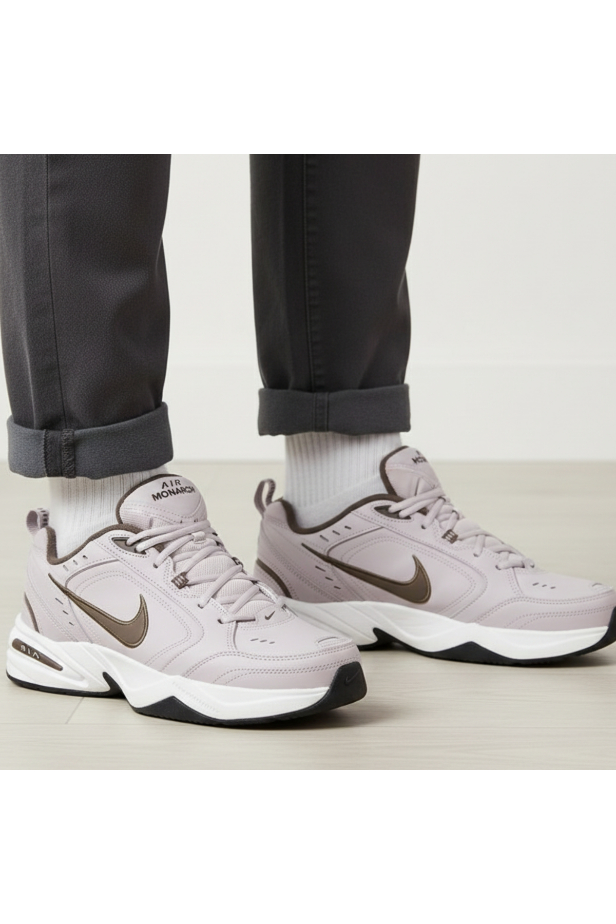 nike air monarch sizeer