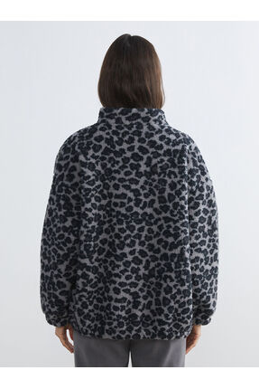 Leopar Desenli Oversize Kadın Pelüş Hırka Image 4