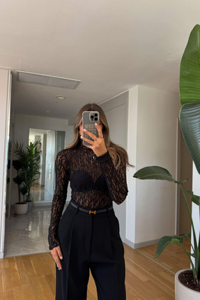 DİK YAKA TRANSPARAN DETAYLI BLUZ Image 2