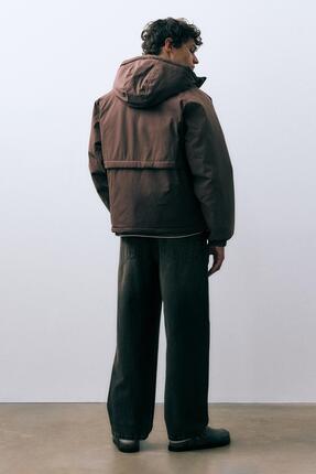 Dik yaka şişme mont Image 3